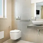 Mercury Hotell *